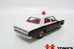 4-1-toyota-crown-deluxe-police-car-blk