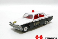 4-1-toyota-crown-police-ow