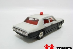 4-2-toyota-new-crown-police-car-blk