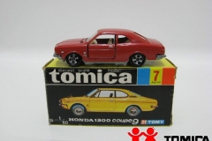 7-1-honda-1300-coupe-9-box